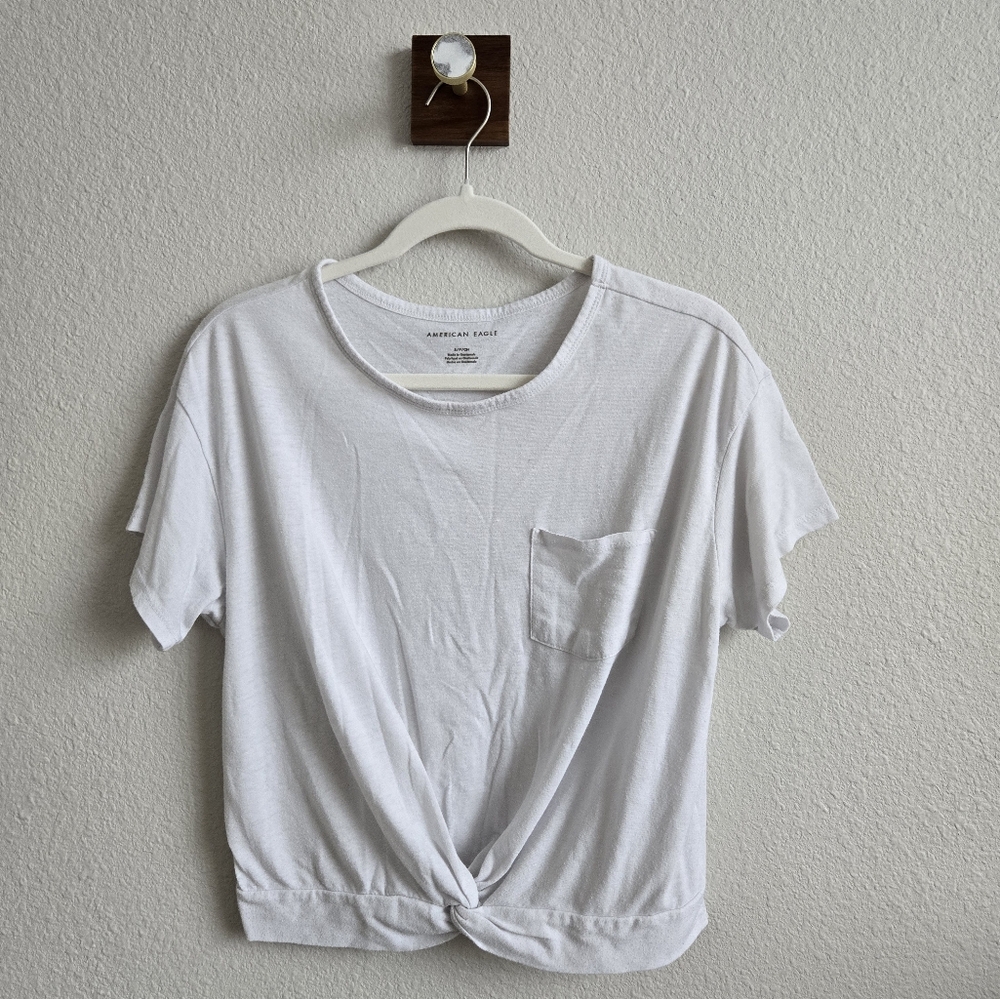 American Eagle knotted front white tee